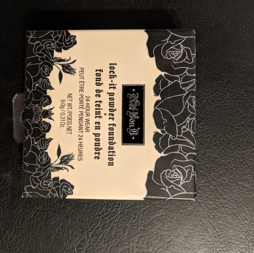 Kat Von D Lock-It Powder Foundation Deep 71 - Picture 3 of 8